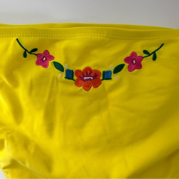 Xhilaration yellow bikini bottoms with floral details size L - Picture 4 of 6